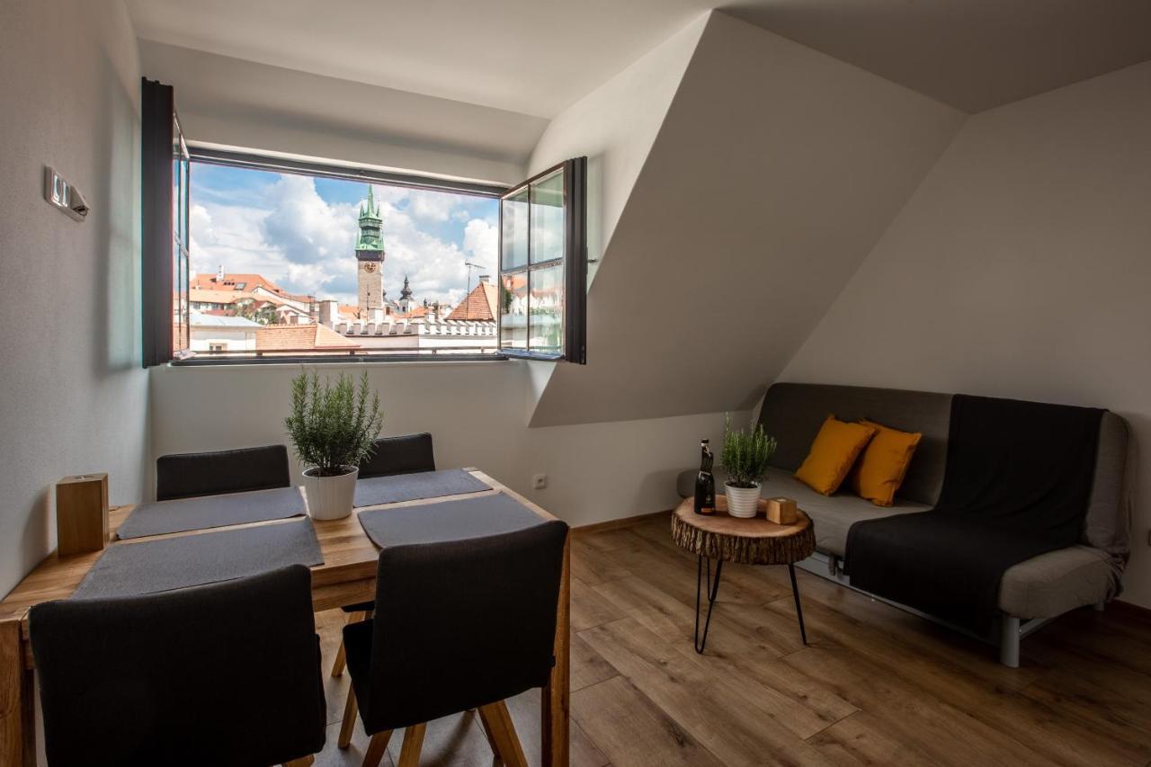 Apartmany Na Mikulasskem Namesti Znojmo Luaran gambar