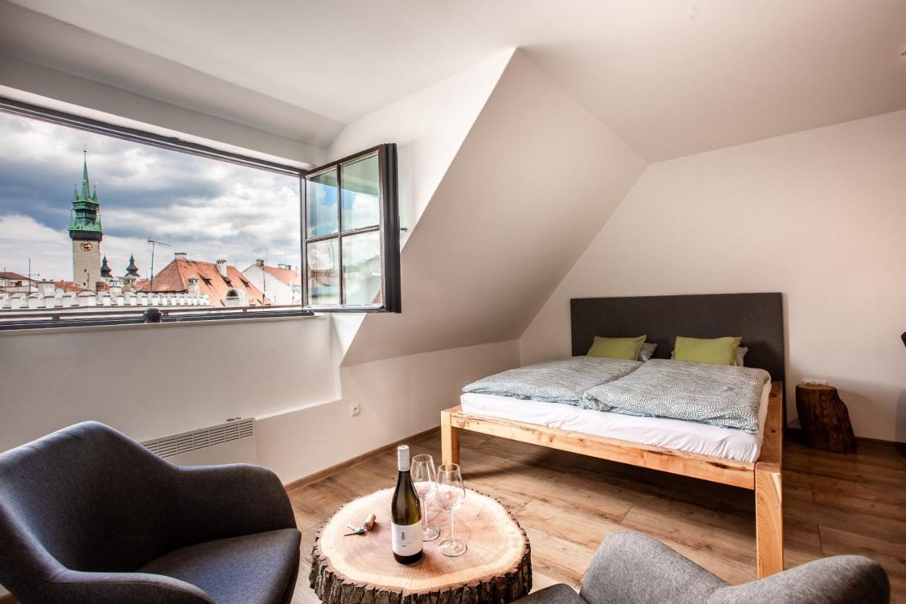 Apartmany Na Mikulasskem Namesti Znojmo Luaran gambar